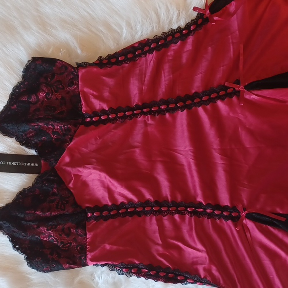 Elegant Pink and Black Lace Dress - Picture 7 of 15